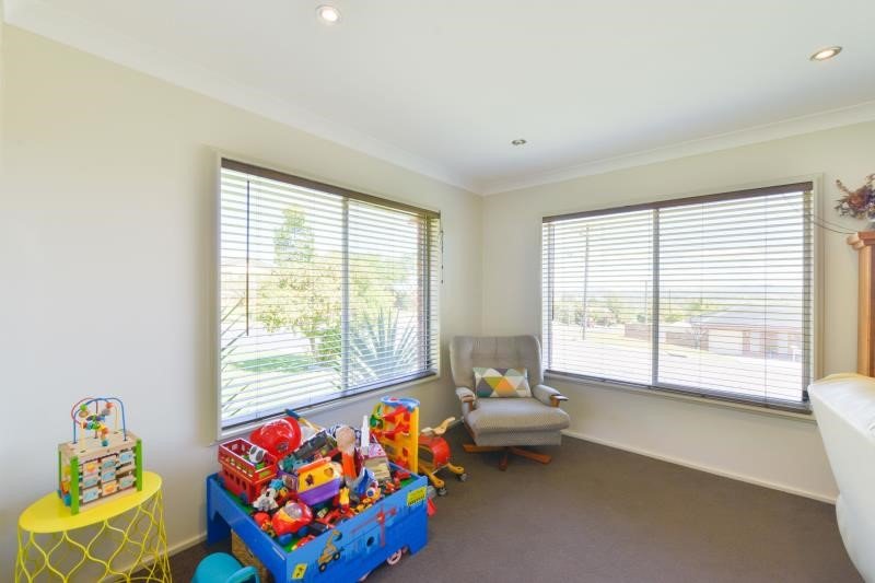 2 Fiona Street TAMWORTH 8