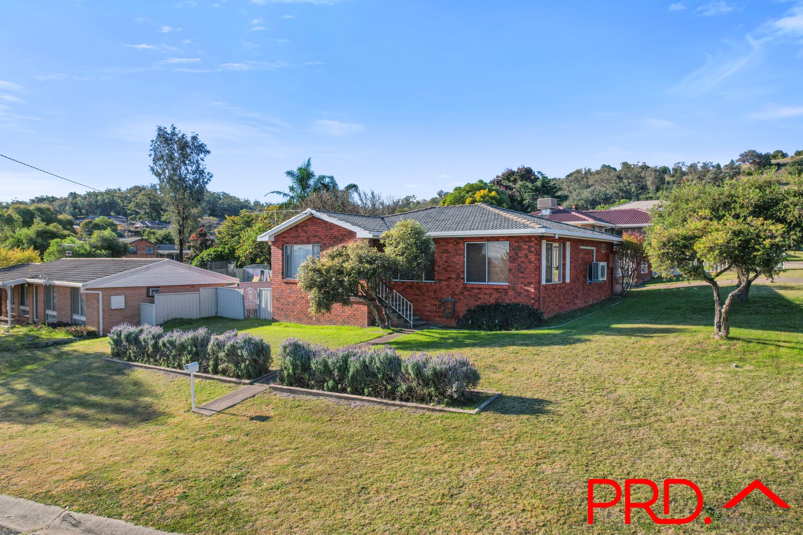 2 Fiona Street TAMWORTH 2