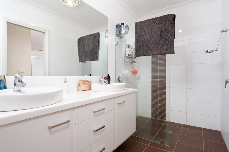 2 Fisher Place LLOYD 8