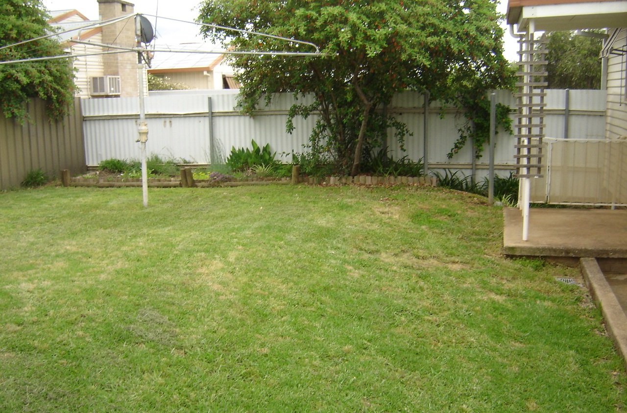 2 Flinders Court TUMUT 7