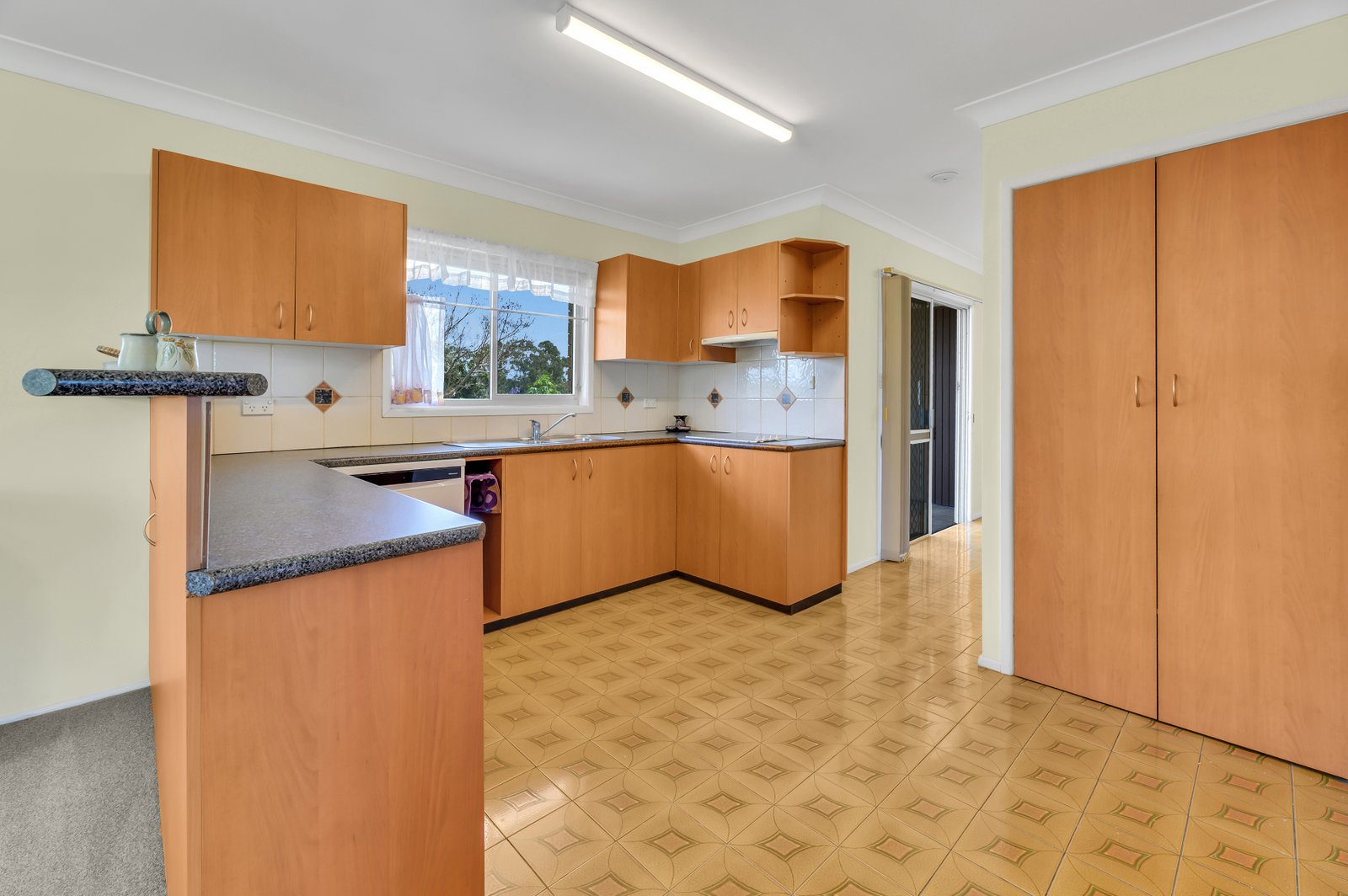 2 Forrest Avenue MOLENDINAR 9