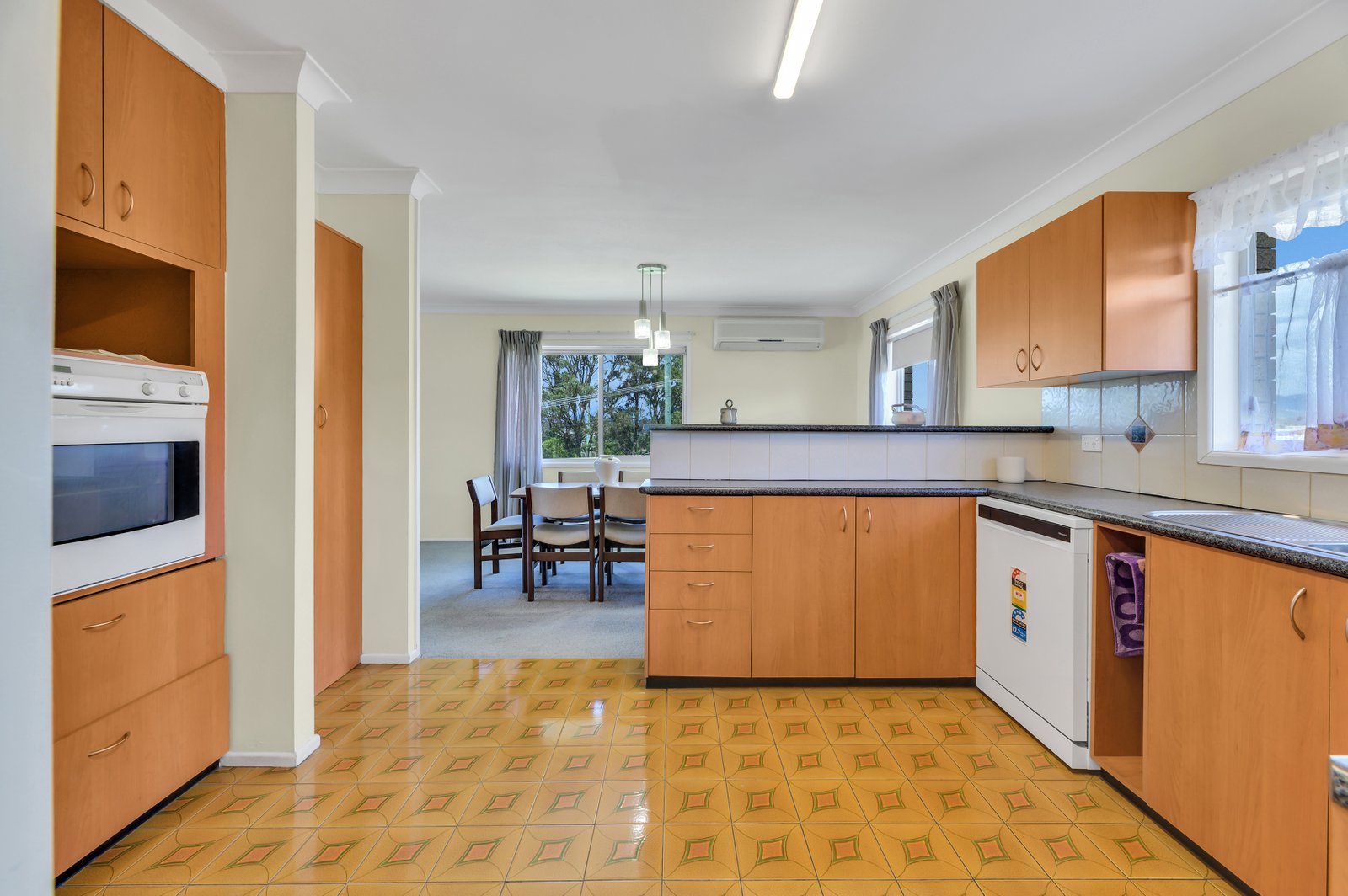 2 Forrest Avenue MOLENDINAR 10
