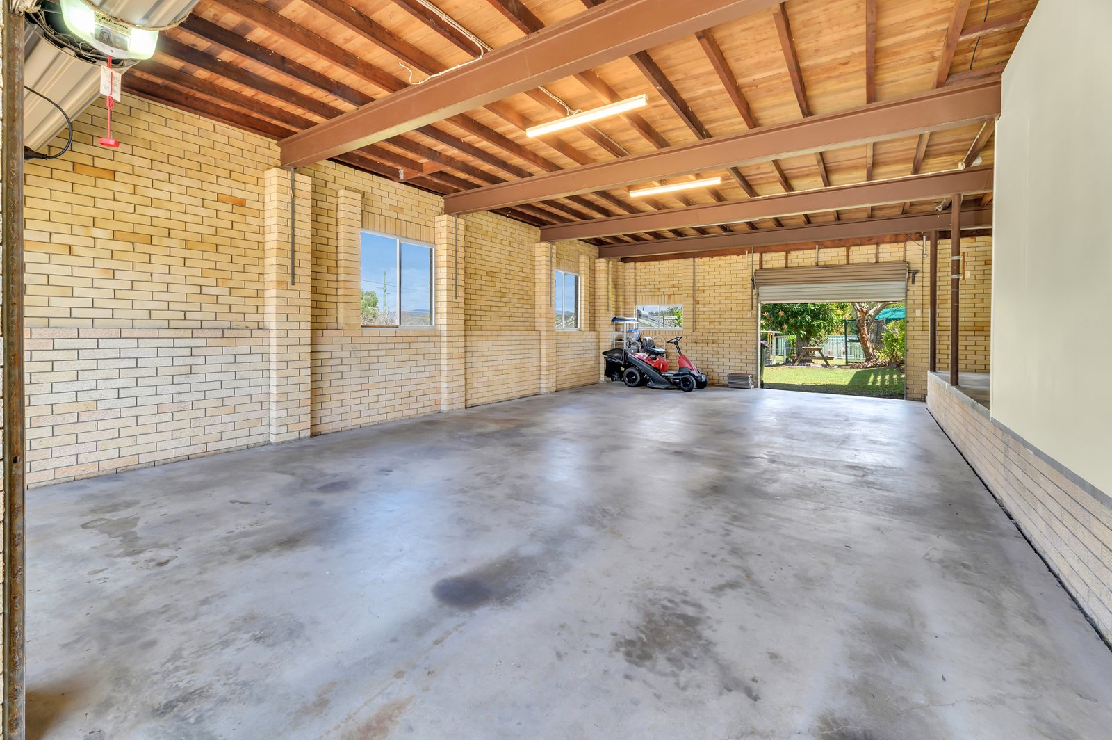 2 Forrest Avenue MOLENDINAR 23