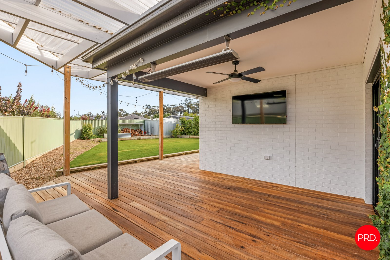 2 Forth Court JUNORTOUN 16
