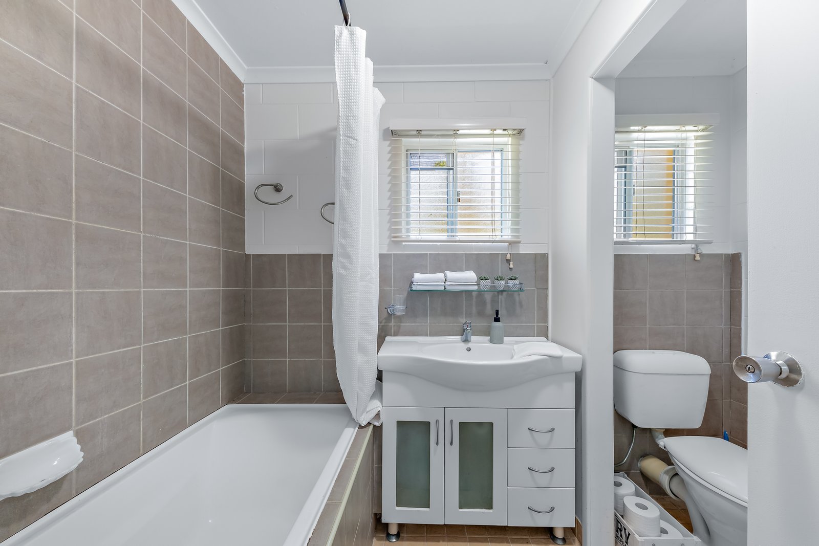 2 Frederick Street DITTMER 11