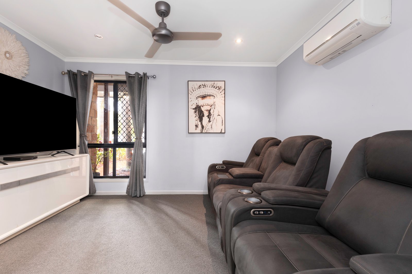 2 Friarbird Avenue BLACKS BEACH 19