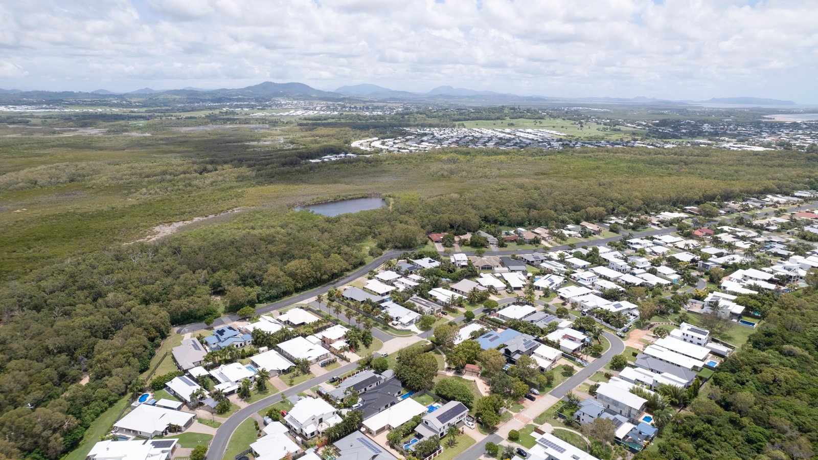 2 Friarbird Avenue BLACKS BEACH 26