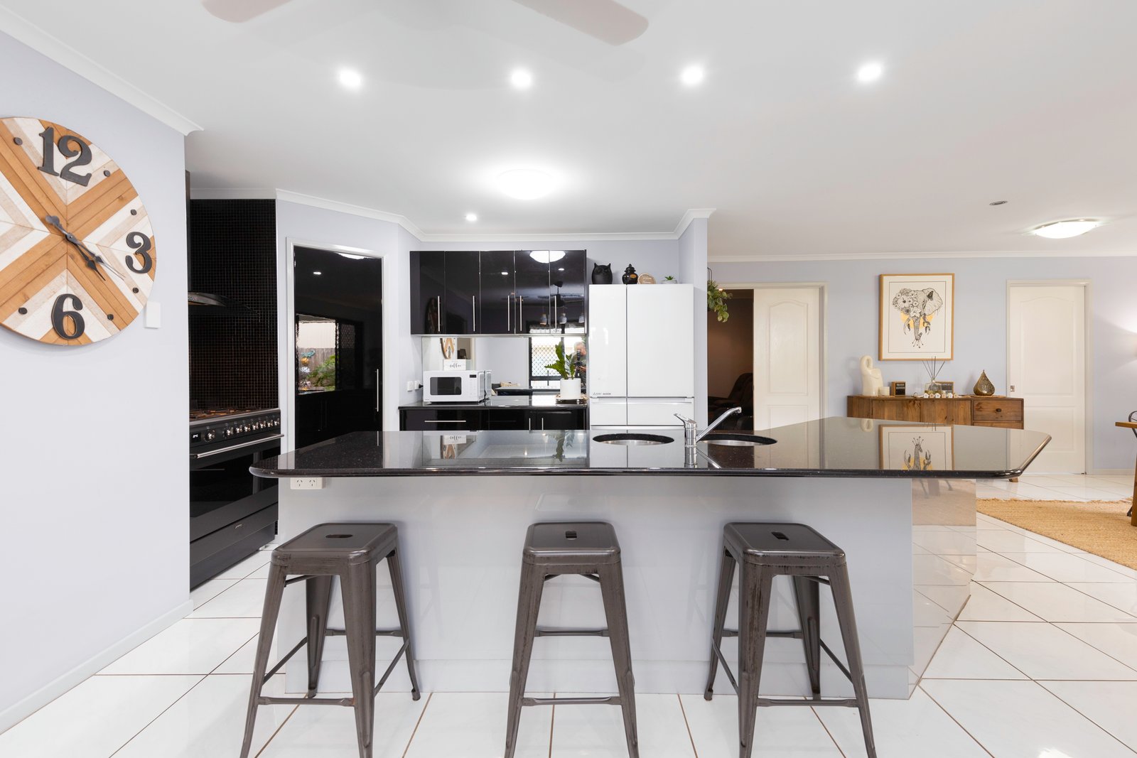 2 Friarbird Avenue BLACKS BEACH 33