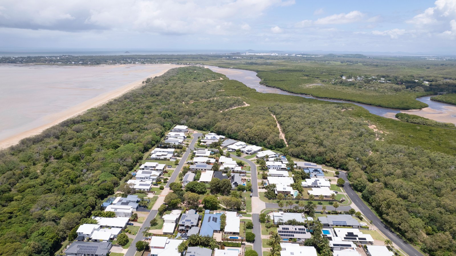 2 Friarbird Avenue BLACKS BEACH 21