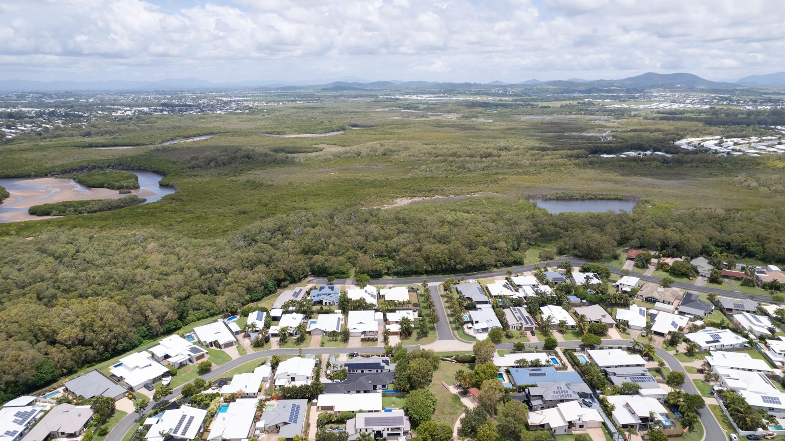 2 Friarbird Avenue BLACKS BEACH 27