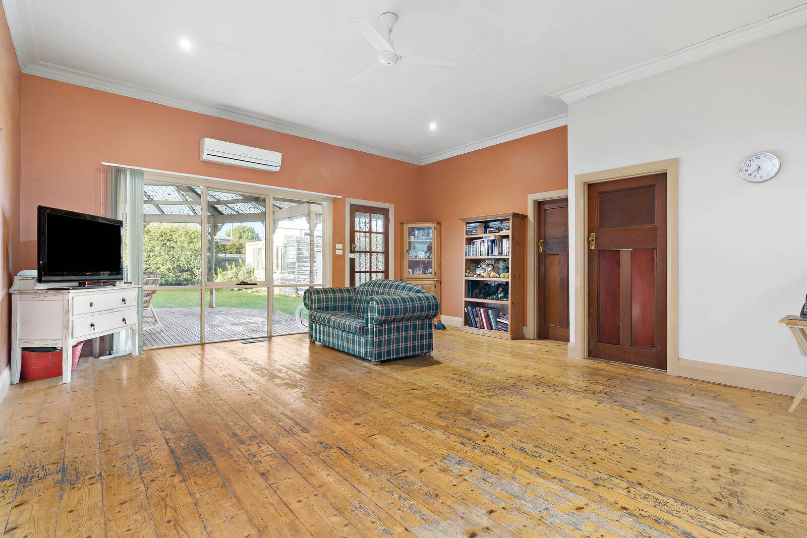 Real Estate and Property in 2 Frogmore Road, Carnegie, VIC