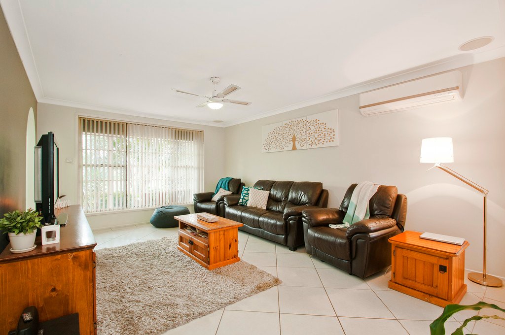 2 Fryer Place ALBION PARK 4