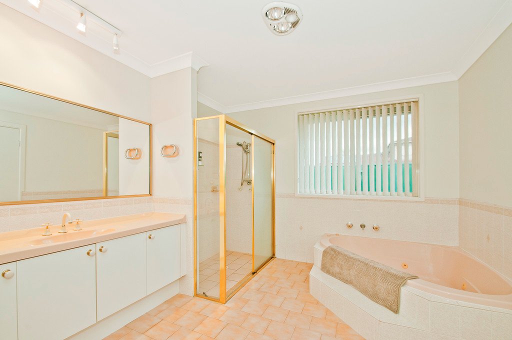 2 Fryer Place ALBION PARK 8