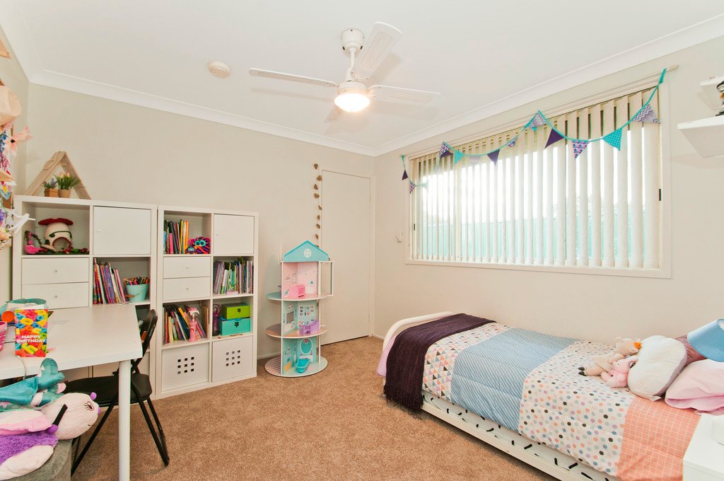 2 Fryer Place ALBION PARK 9