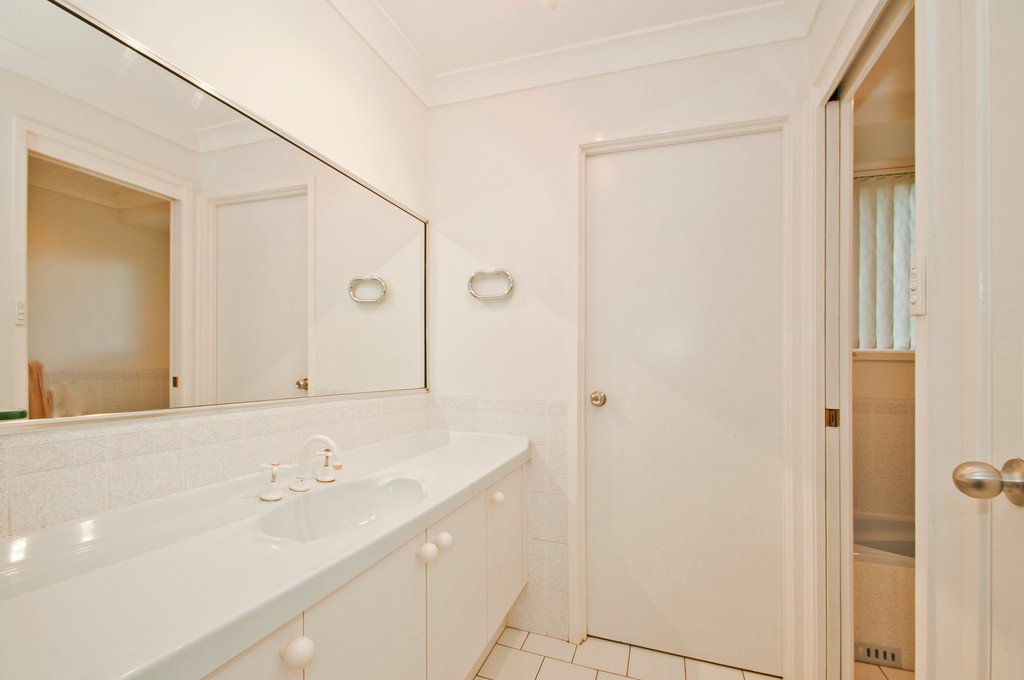 2 Fryer Place ALBION PARK 10