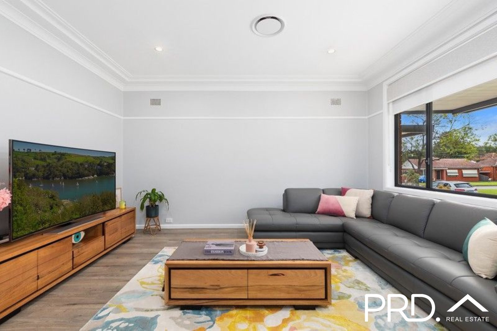 2 Garden Place PICNIC POINT 2