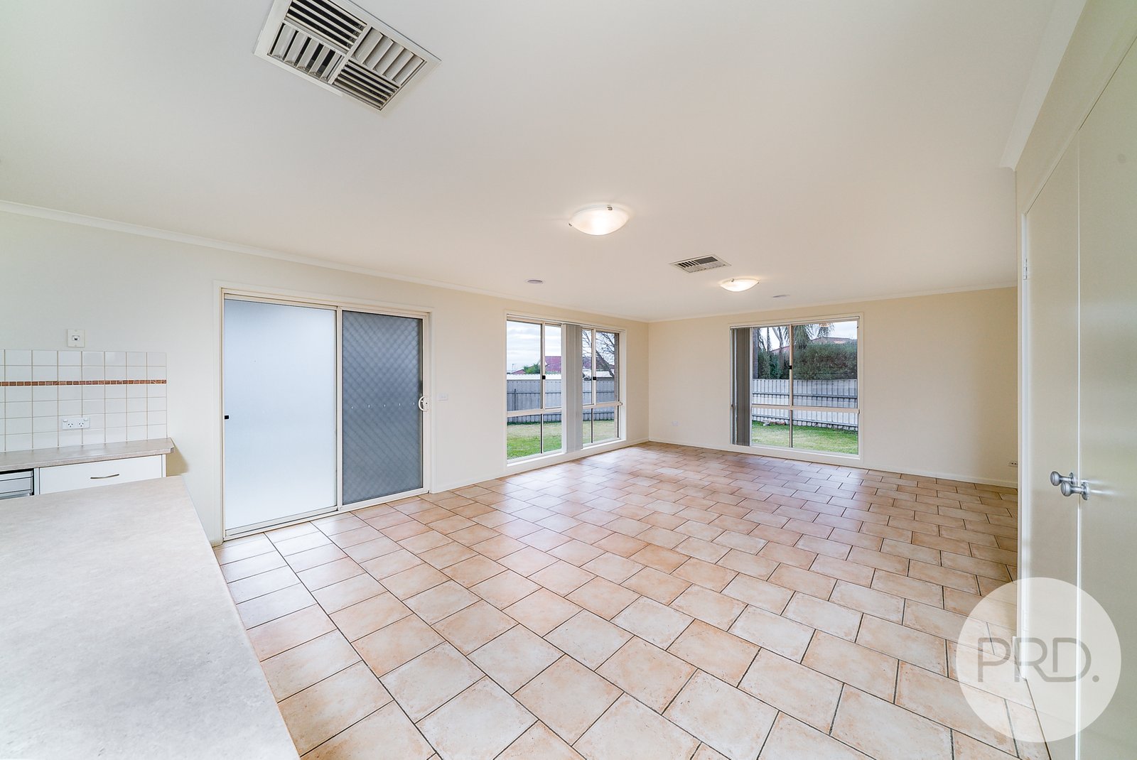 2 Garru Place WAGGA WAGGA 4