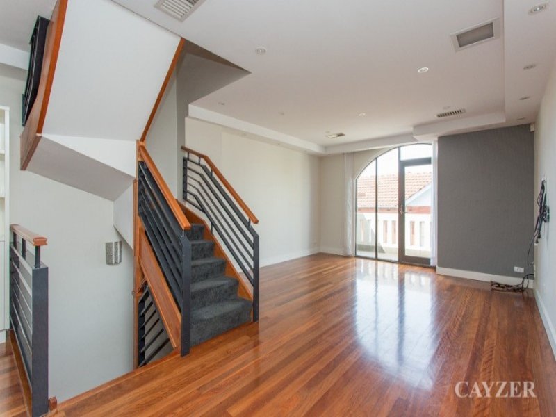 Gallery: 2 Gatehouse Lane