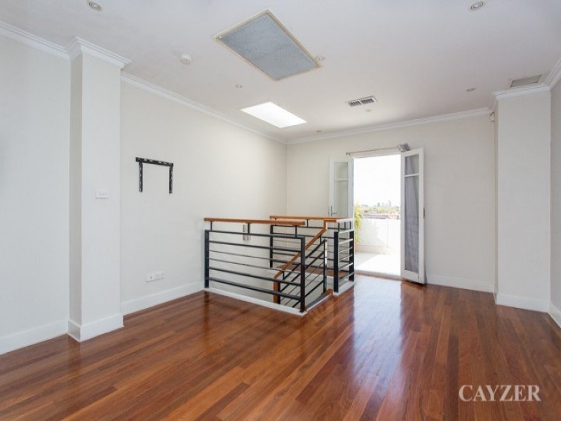 Gallery: 2 Gatehouse Lane