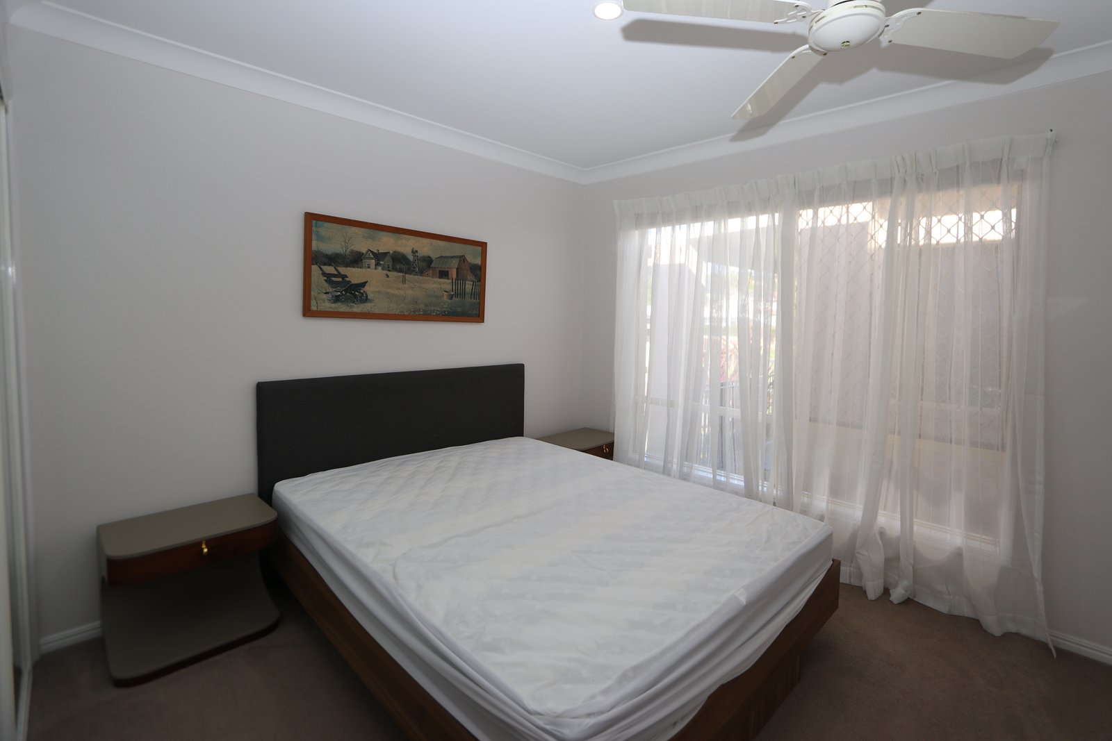 2 Girraween Grove ASHMORE 11