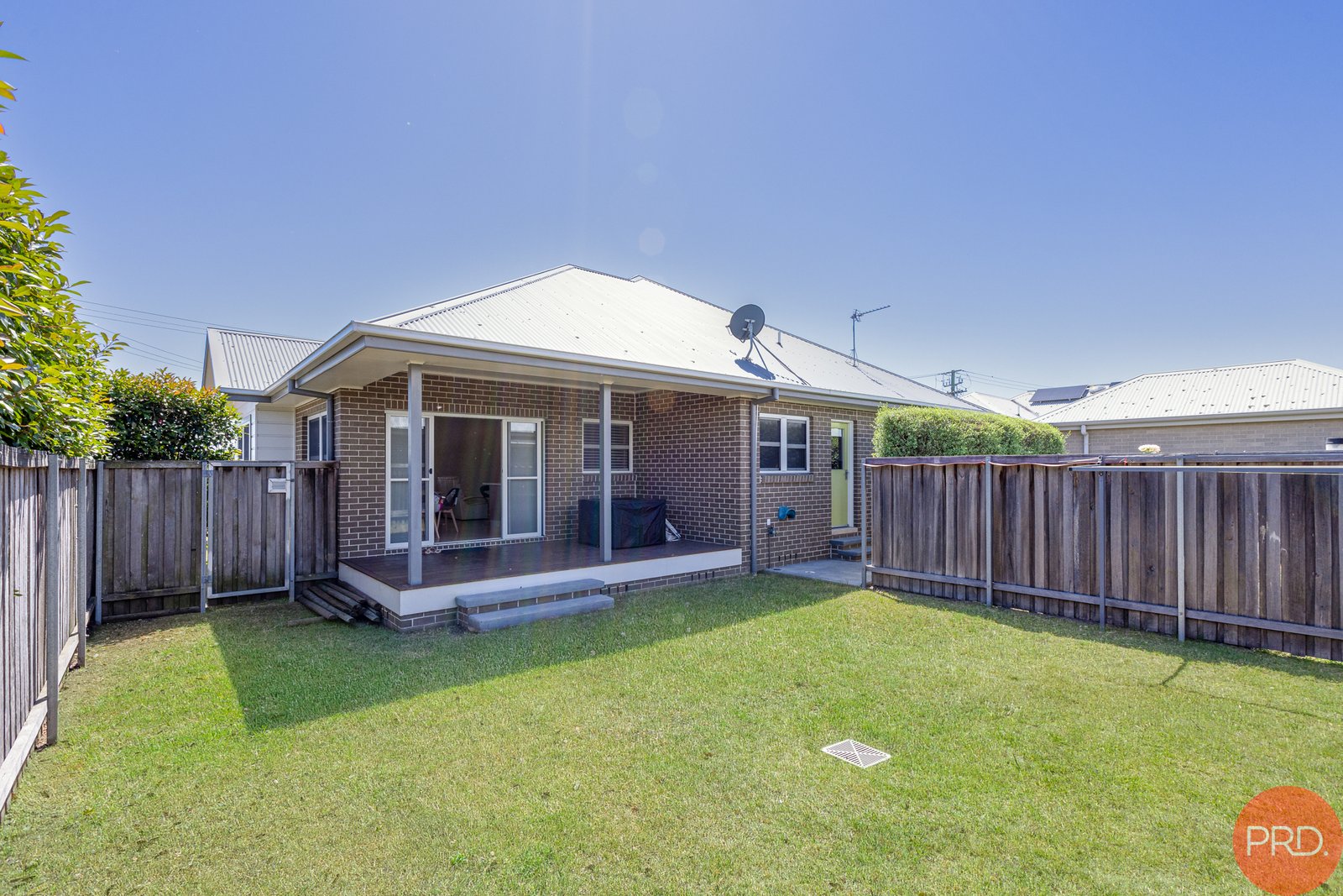 2 Glenarvon Road LORN 8