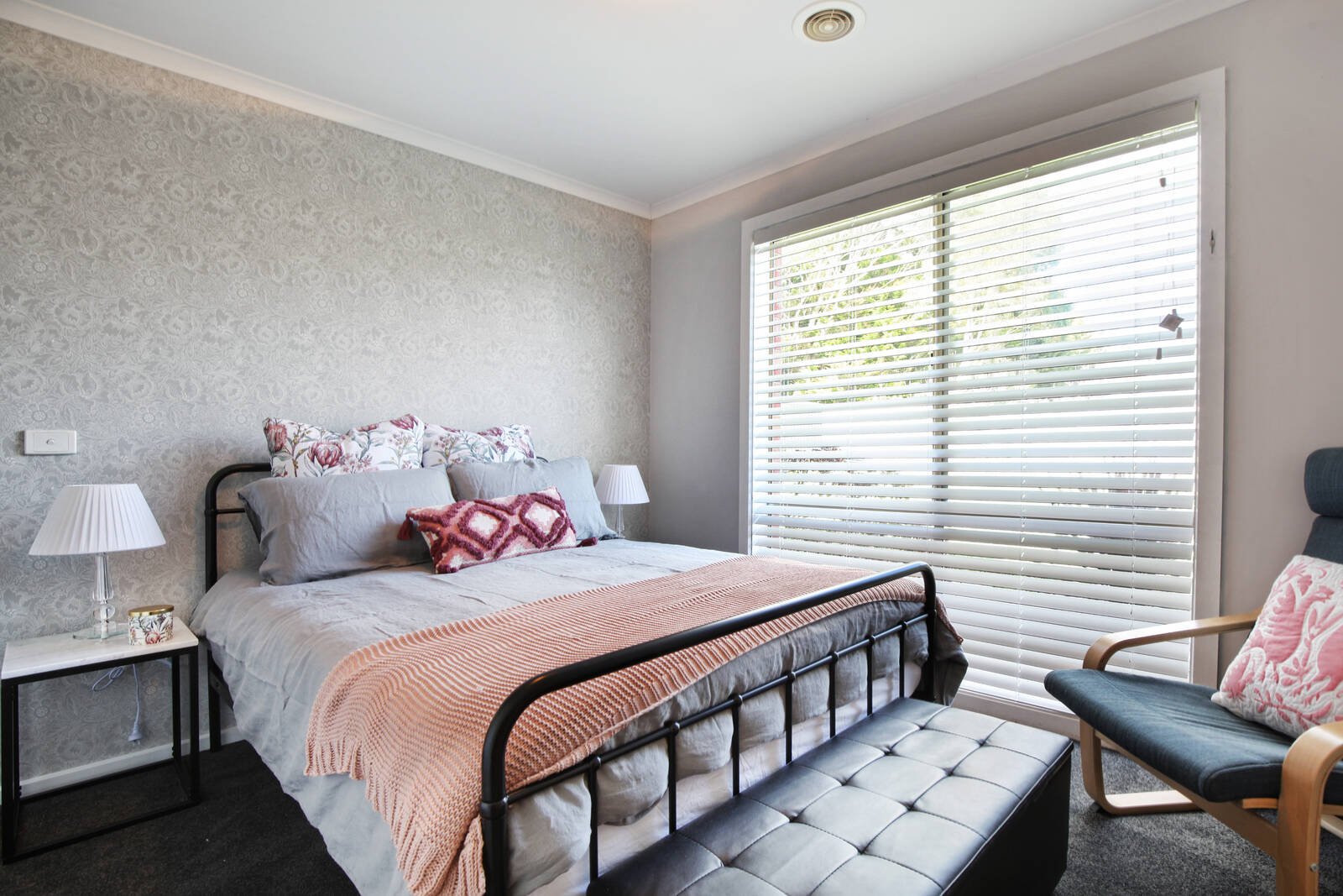 Real Estate and Property in 2 Glenice Court, Woodend, VIC