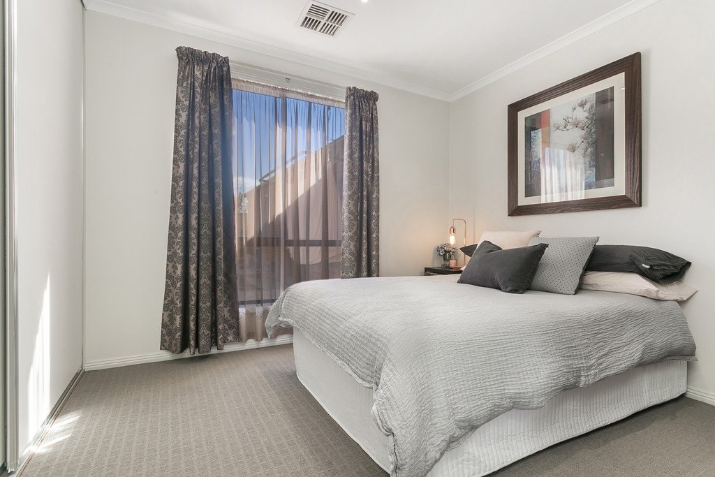 2 Glenshael Court STRATHFIELDSAYE 8