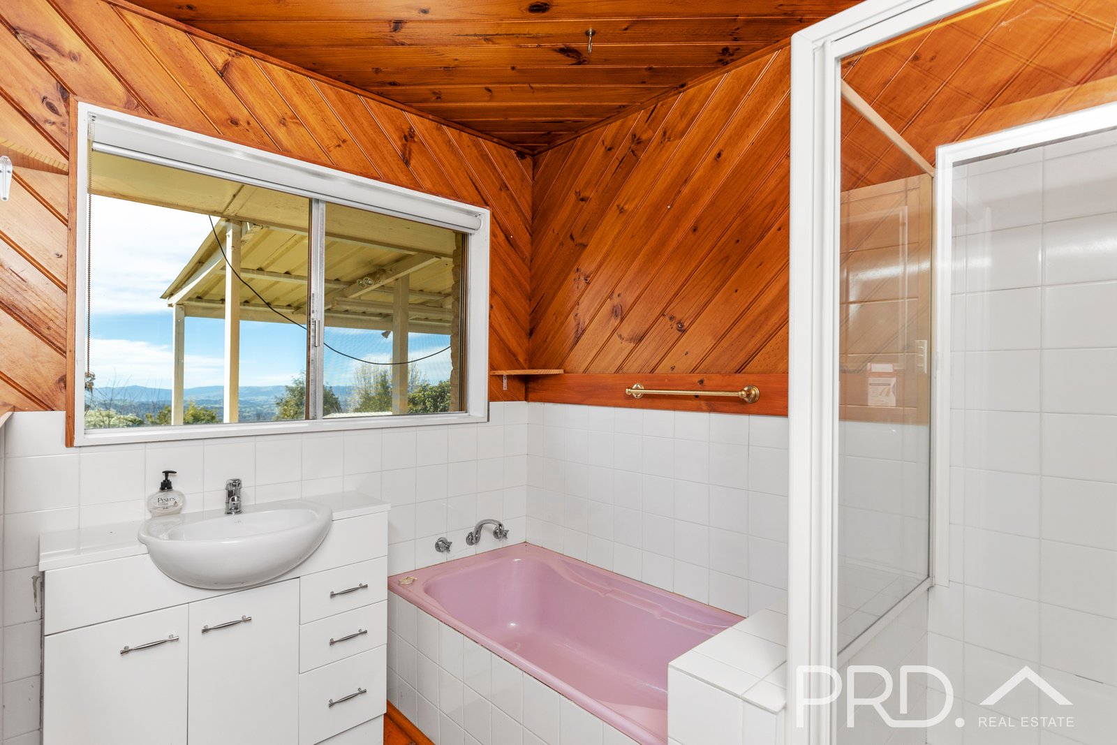 2 Godfrey Street TUMUT 8