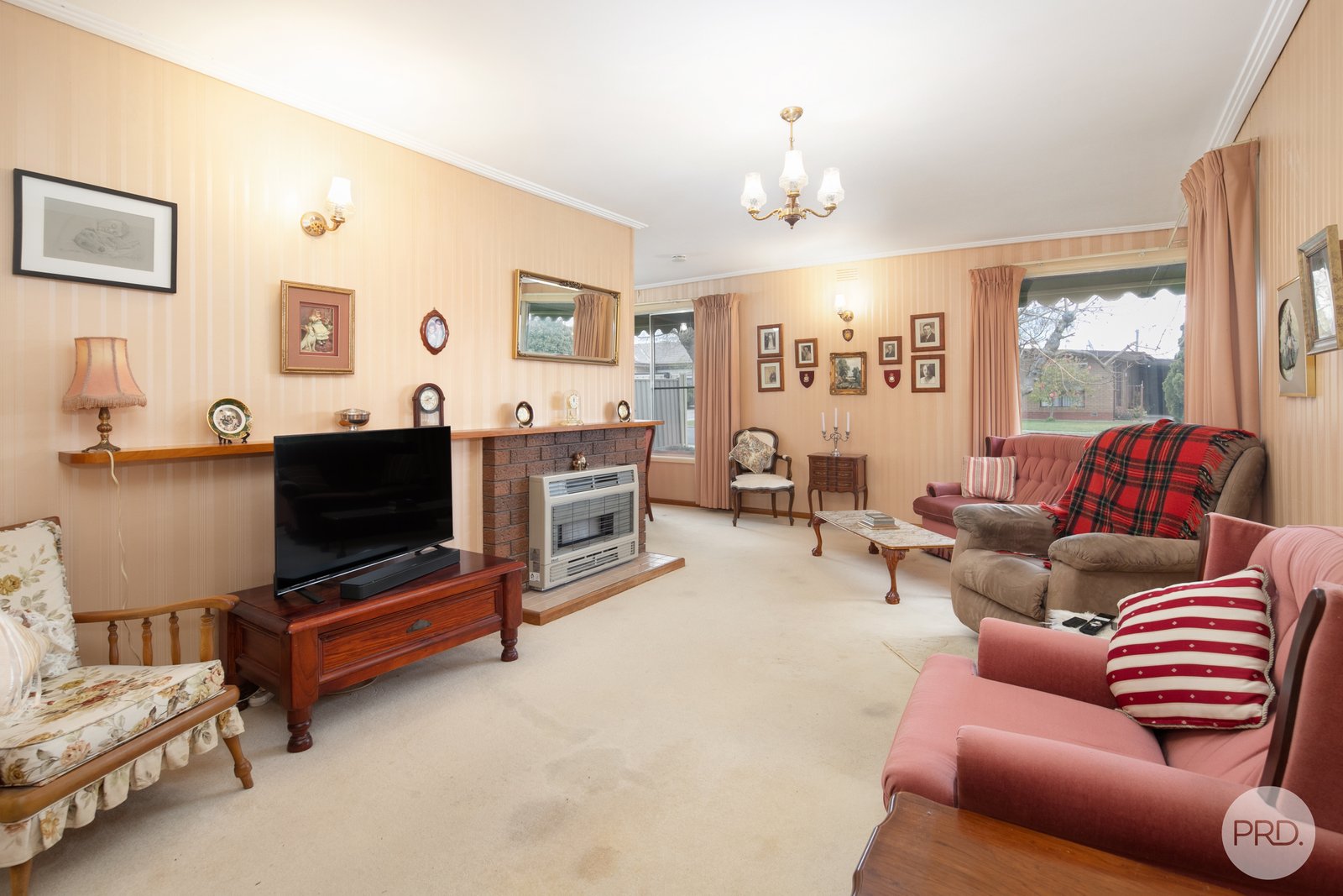 2 Godwin Street WENDOUREE 4