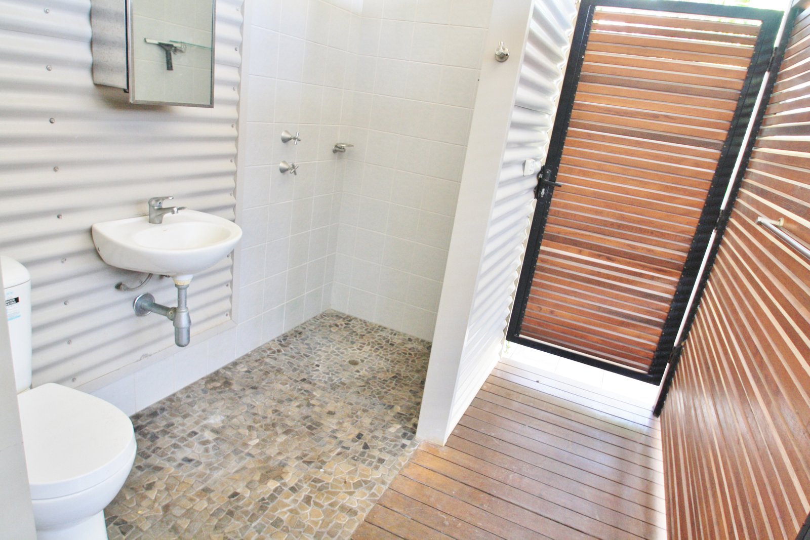 2 Goldie Court CABLE BEACH 7