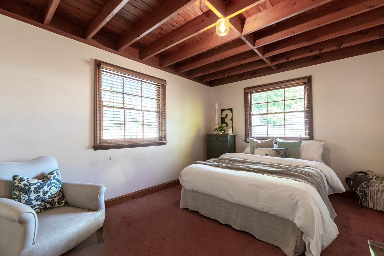 2 Gouldian Way TAMWORTH 20