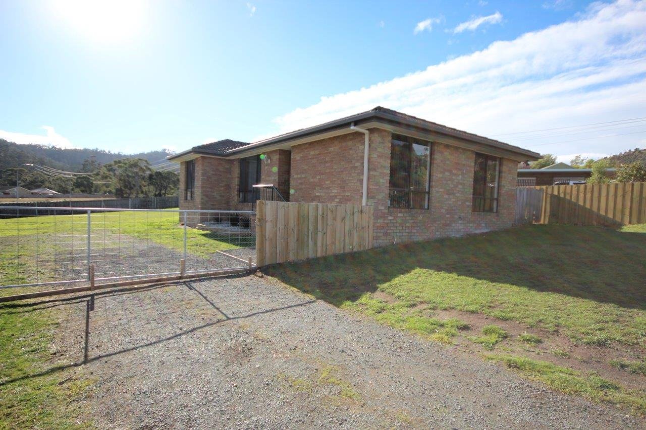 2 Grangefield Court CLARENDON VALE 1