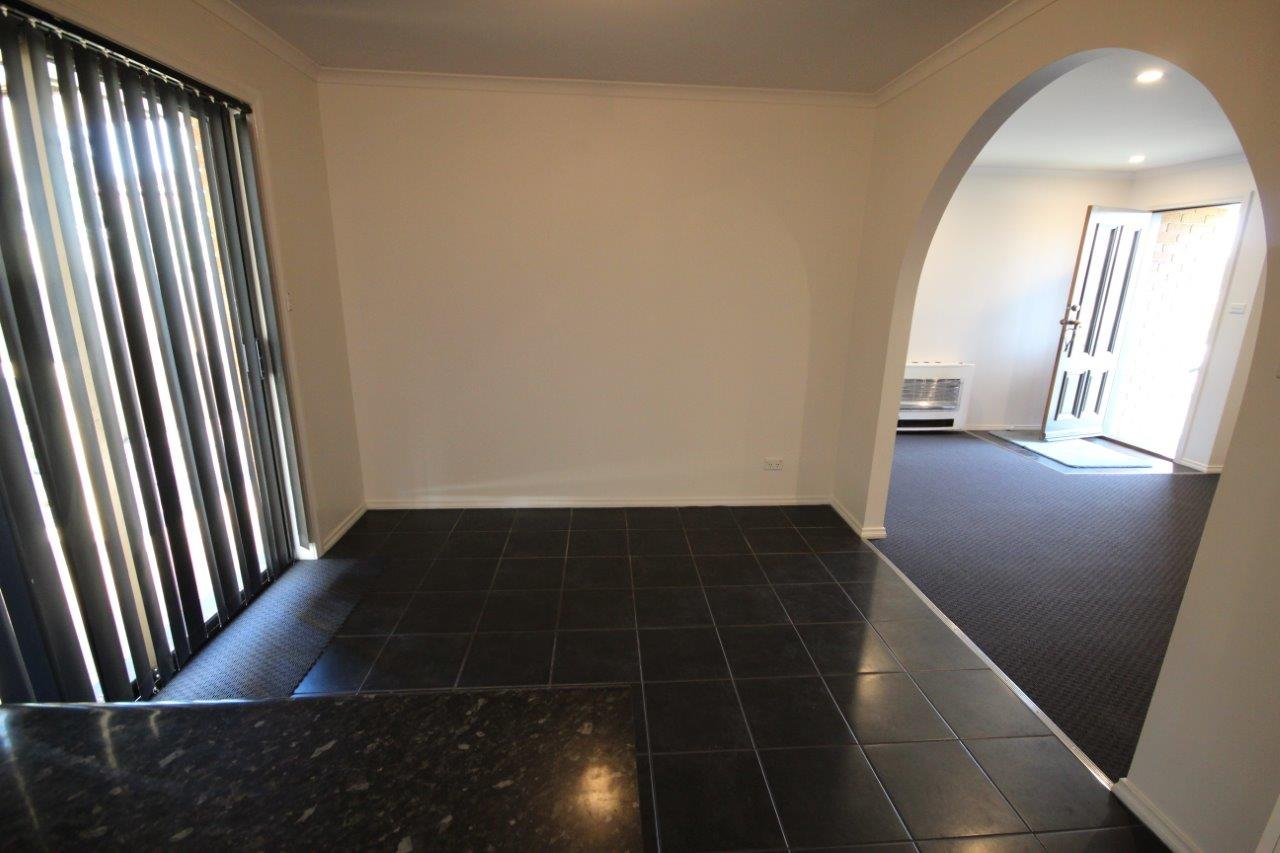 2 Grangefield Court CLARENDON VALE 10