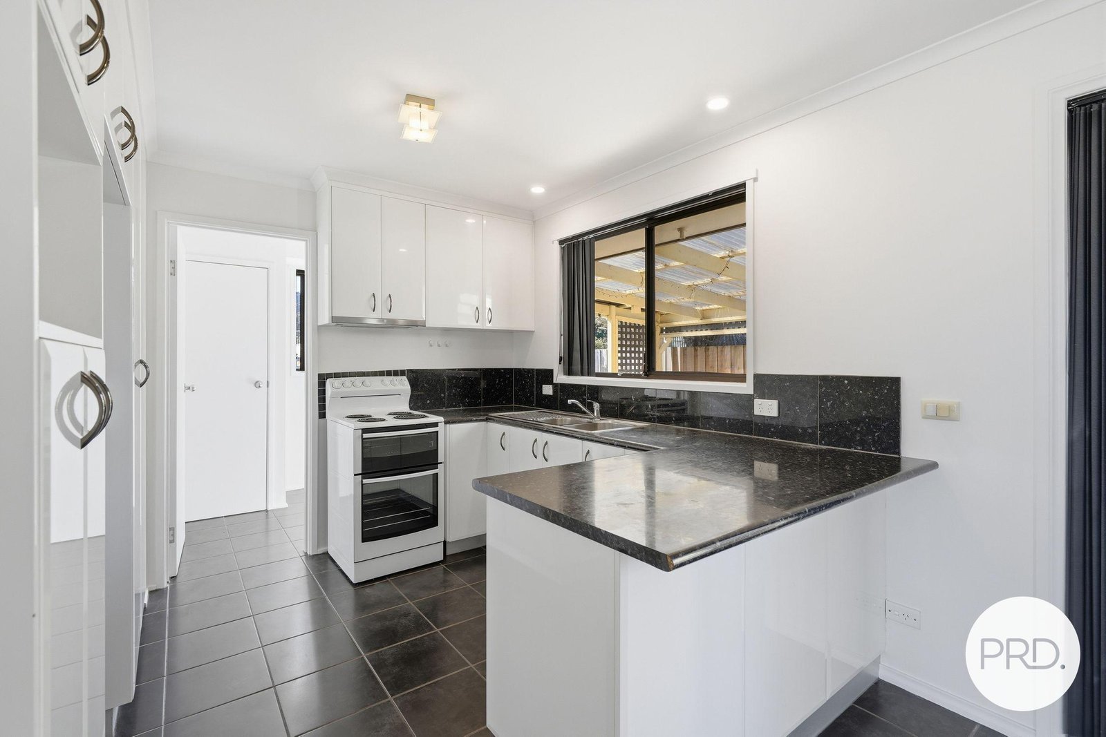 2 Grangefield Court CLARENDON VALE 3