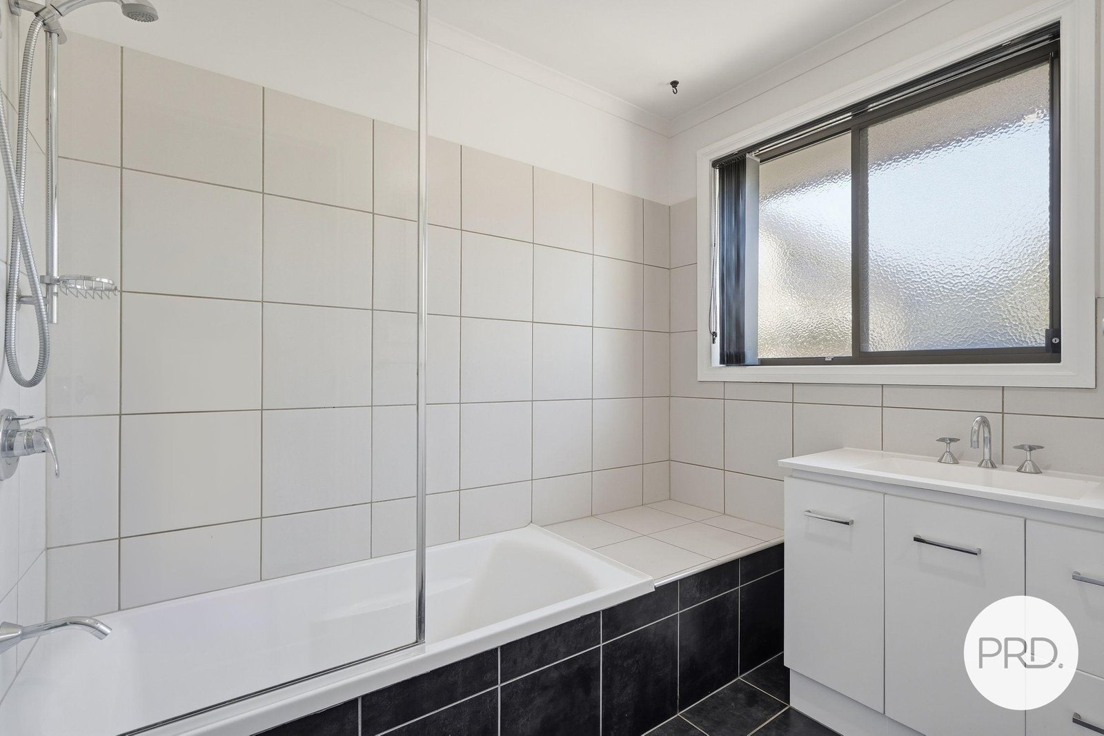 2 Grangefield Court CLARENDON VALE 8