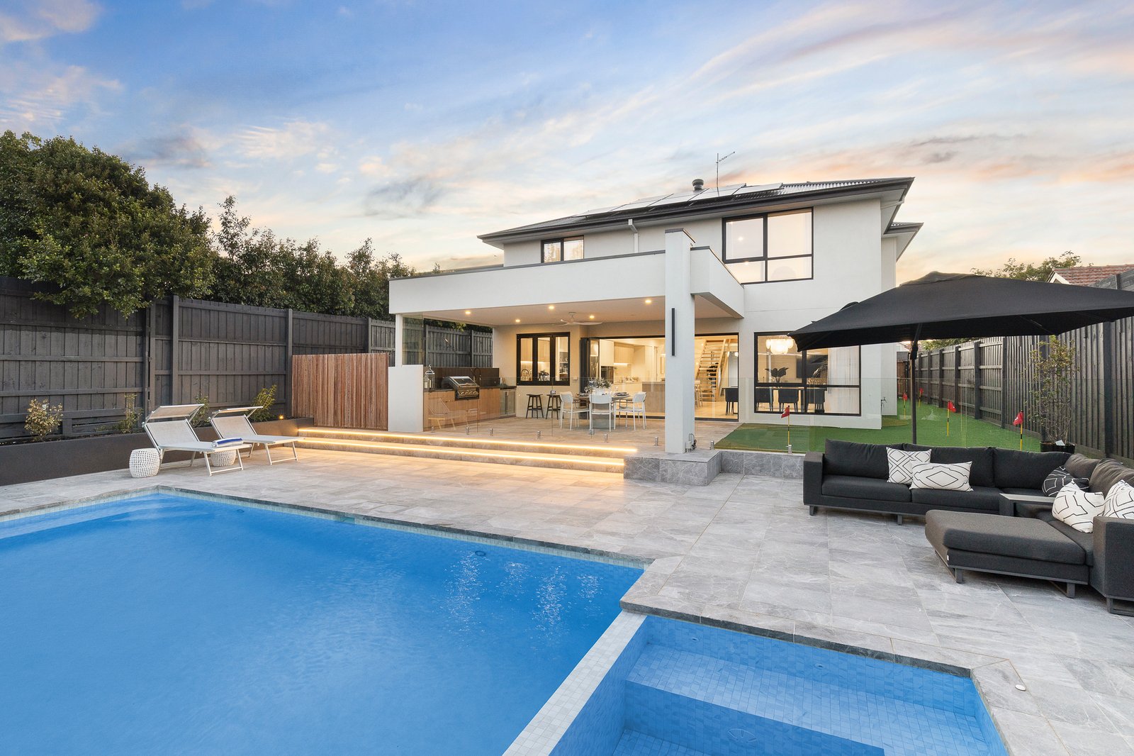 2 Greendale Road, Glen Iris, 3146