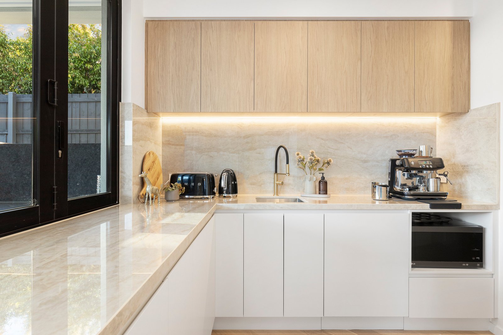 2 Greendale Road, Glen Iris, 3146