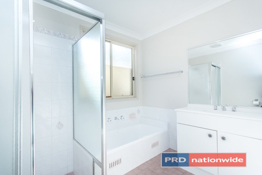 2 Gunara Terrace GLENMORE PARK 12