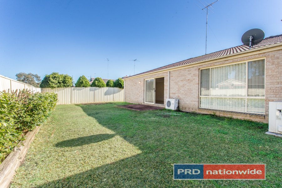 2 Gunara Terrace GLENMORE PARK 15
