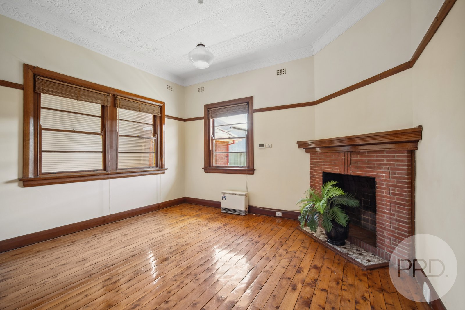 2 Halliday Street LOCKHART 8