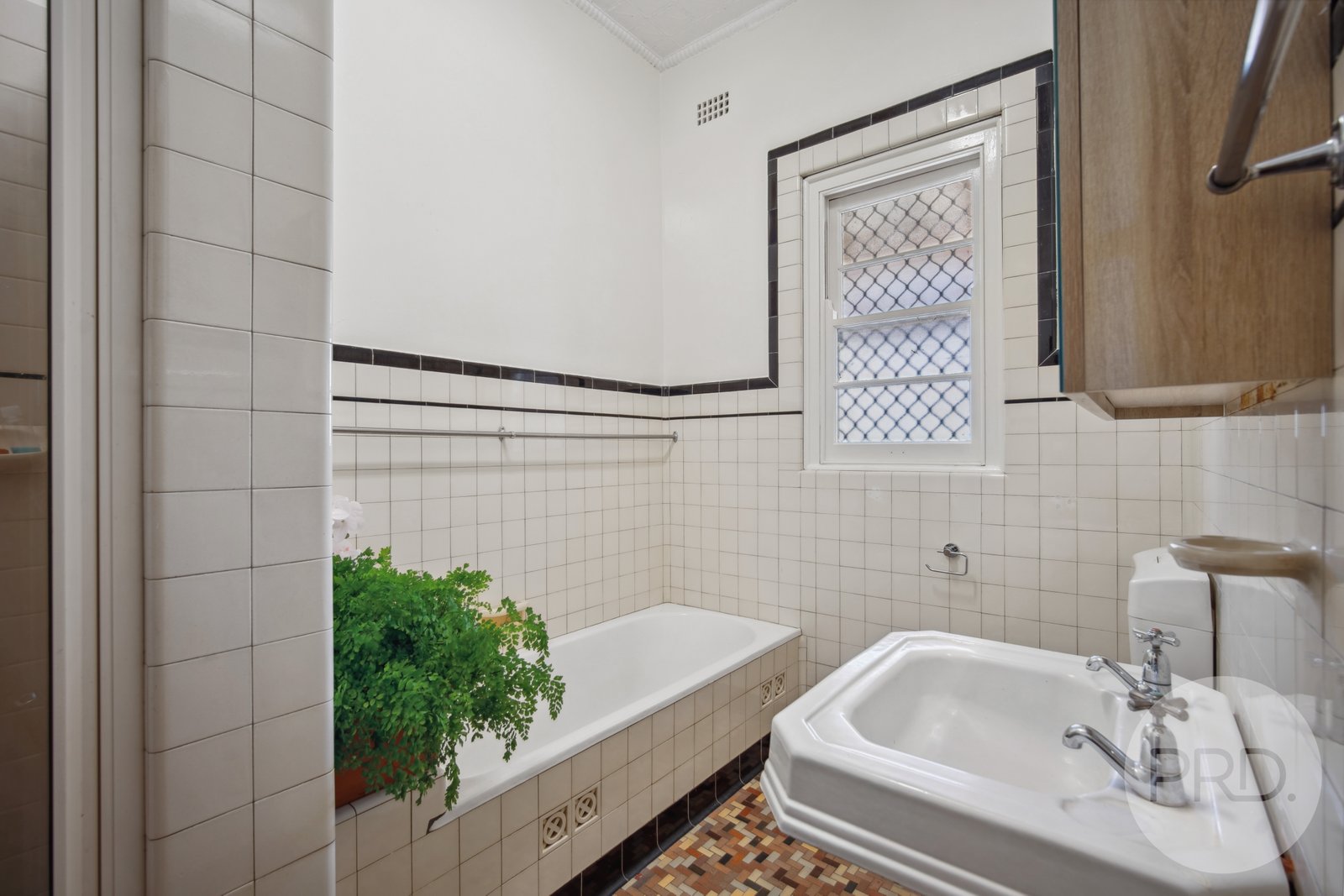 2 Halliday Street LOCKHART 13