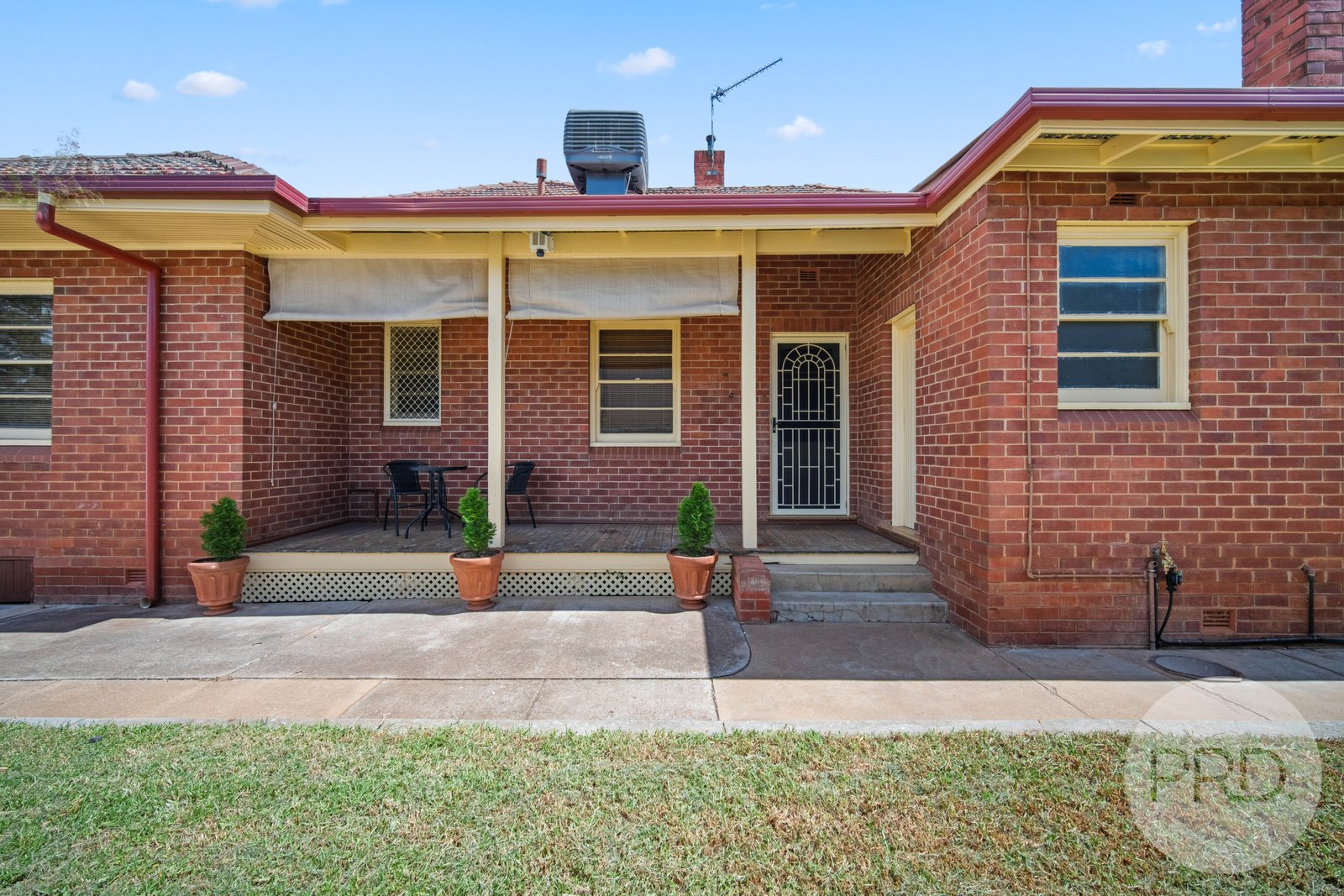 2 Halliday Street LOCKHART 17
