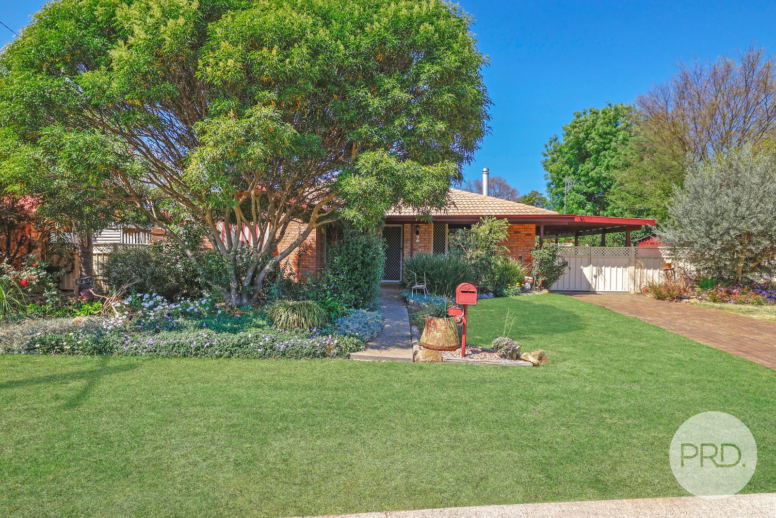 2 Hamilton Court TAMWORTH 1