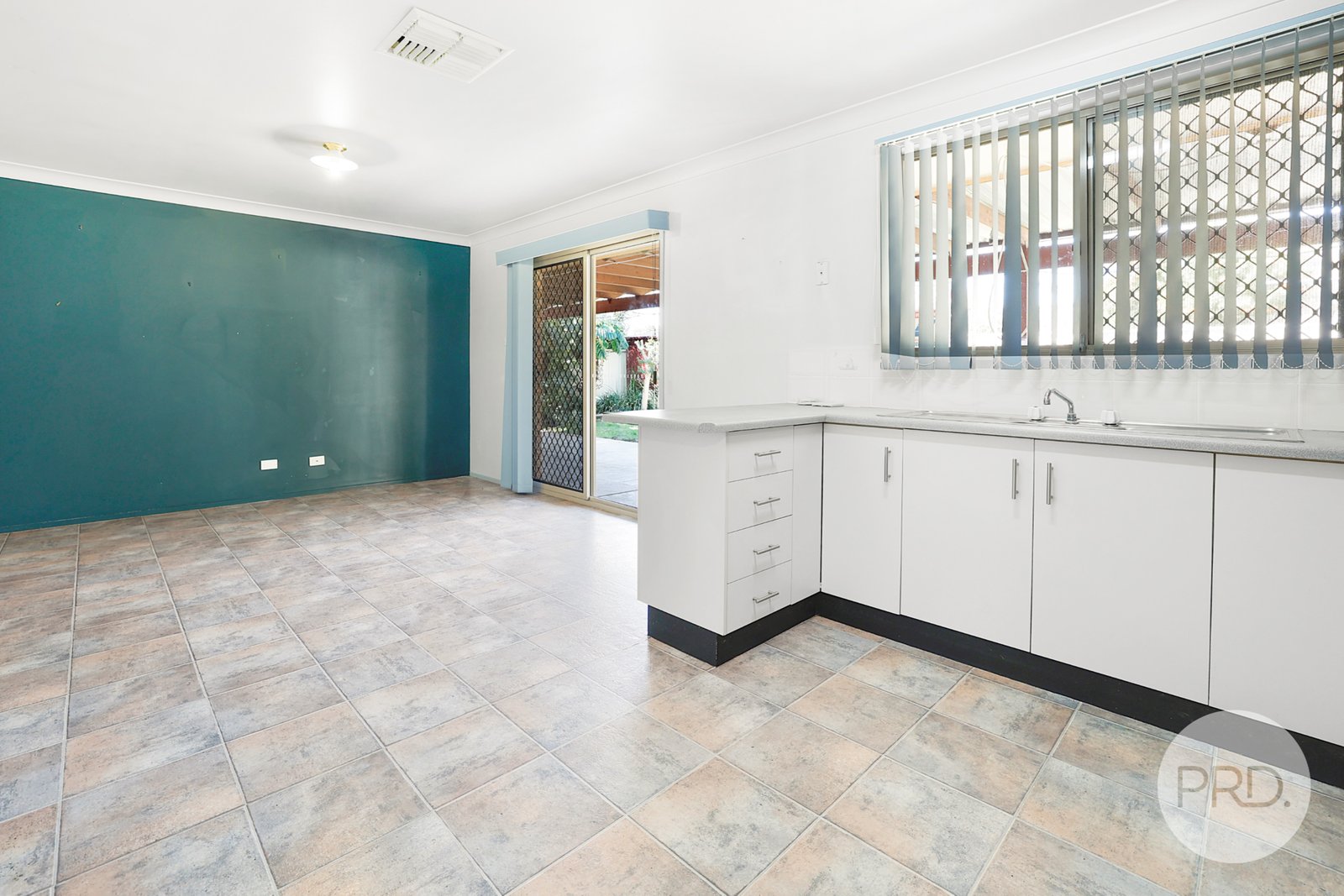 2 Hamilton Court TAMWORTH 6