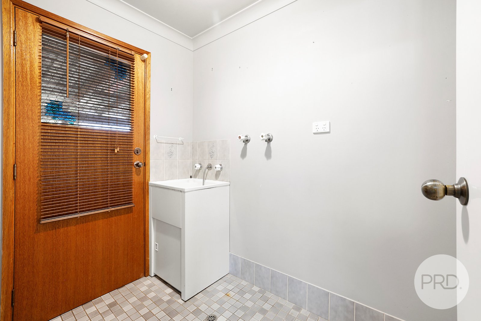 2 Hamilton Court TAMWORTH 9