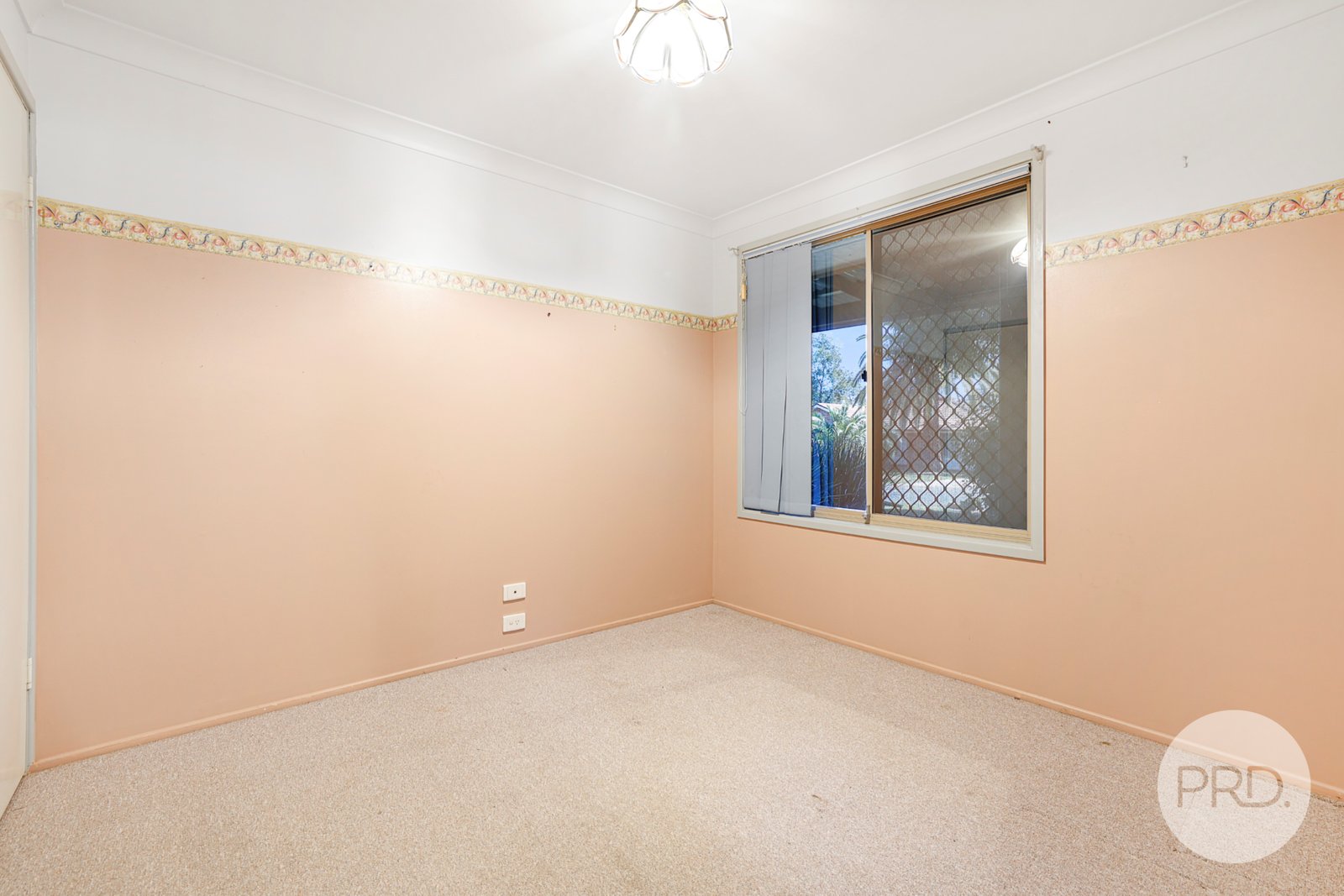 2 Hamilton Court TAMWORTH 11