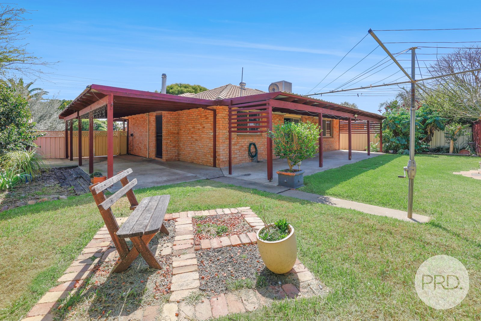 2 Hamilton Court TAMWORTH 17