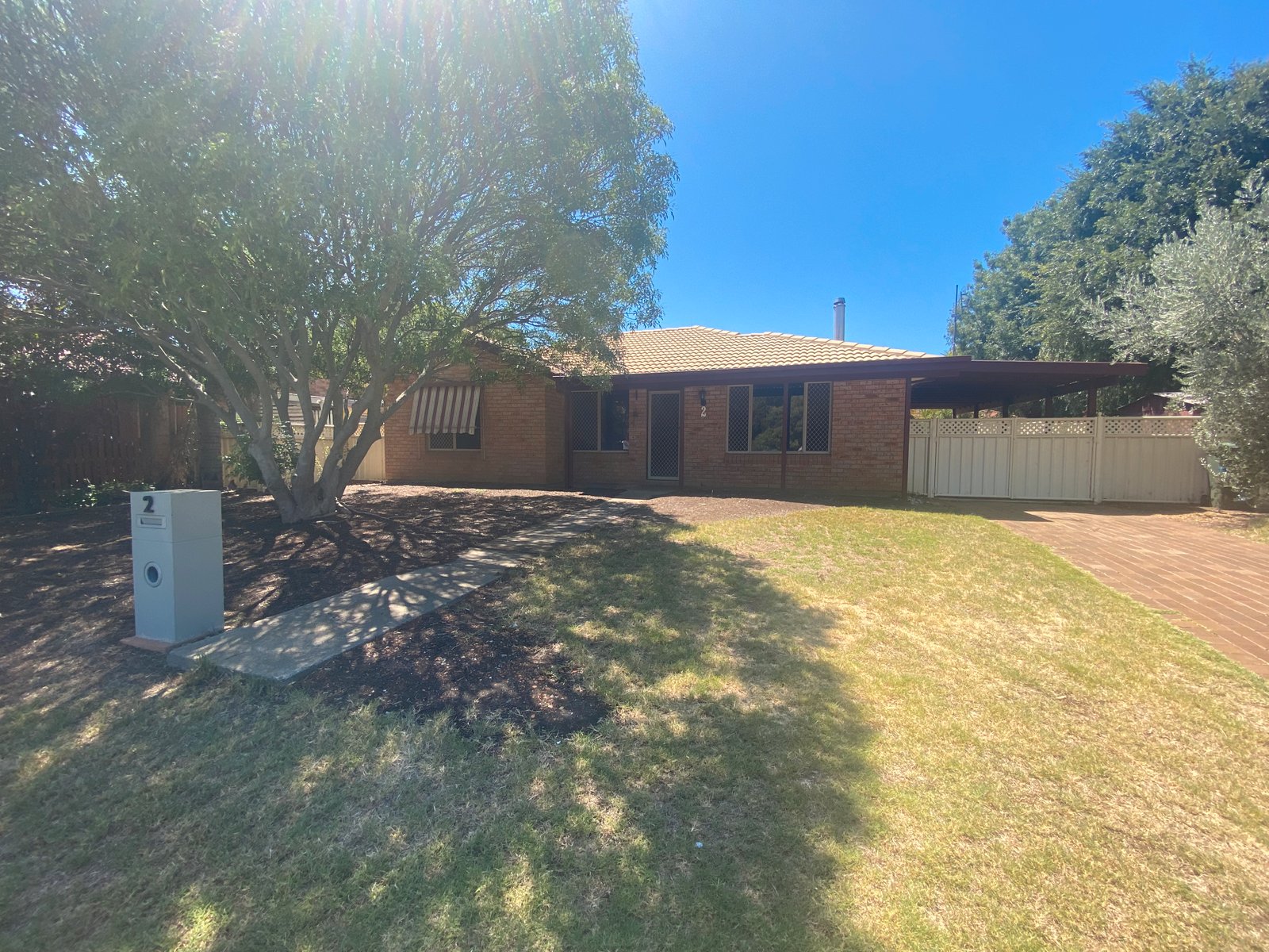 2 Hamilton Court TAMWORTH 1