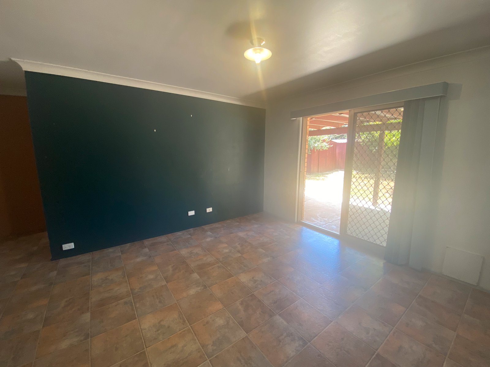 2 Hamilton Court TAMWORTH 4