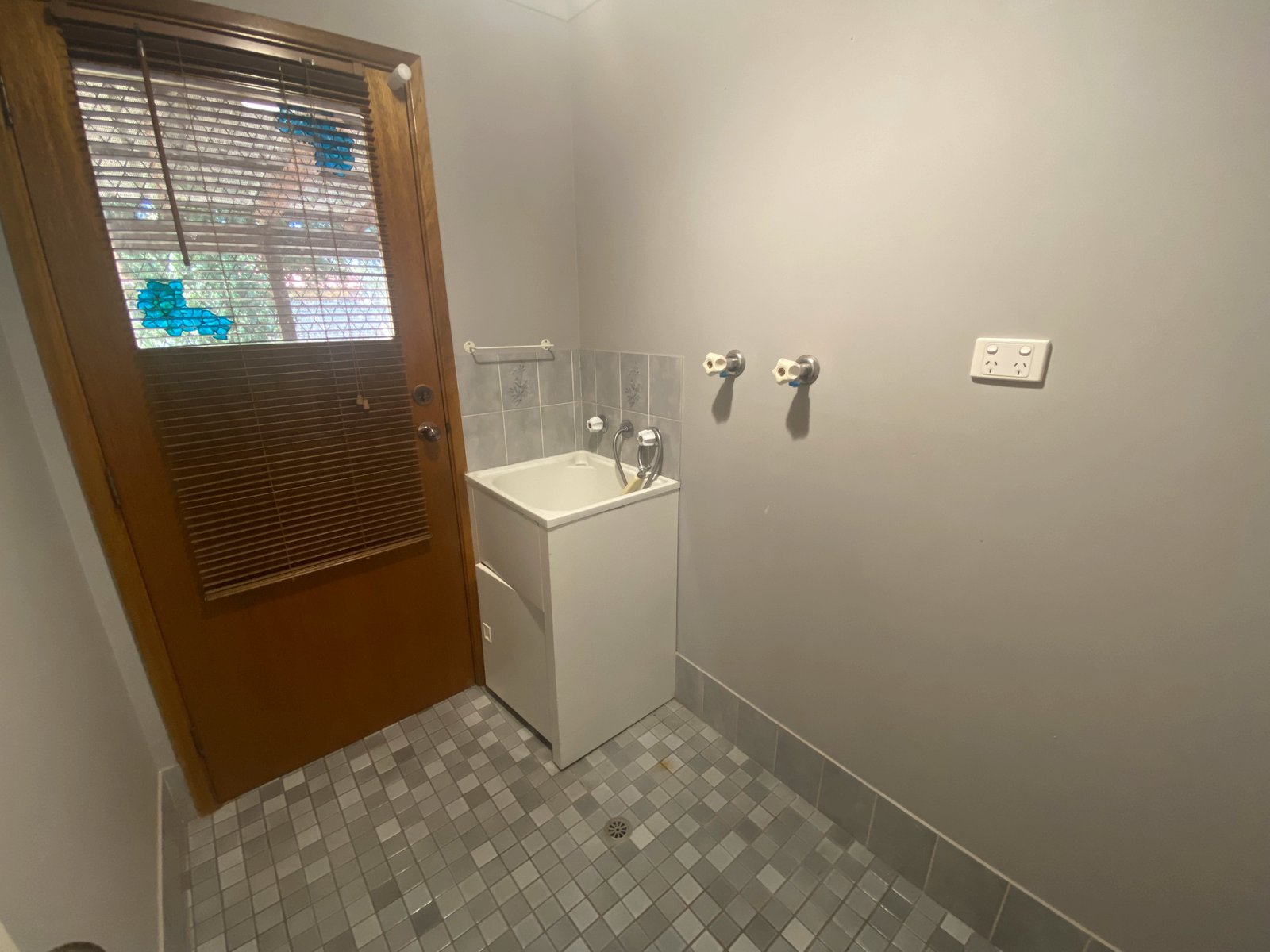 2 Hamilton Court TAMWORTH 8